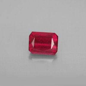 Rubis rouge naturelle taille émeraude, 1,35 ct, SI