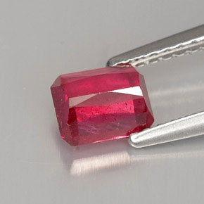 Rubis rouge naturelle taille émeraude, 1,00 ct, VS-SI