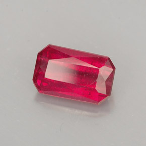 Rubis rouge naturelle taille émeraude, 1,61 ct, SI