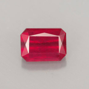 Rubis rouge naturelle taille émeraude, 1,82 ct, SI