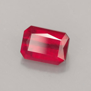 Rubis rouge naturelle taille émeraude, 1,82 ct, SI