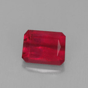 Rubis rouge naturelle taille émeraude, 1,58 ct, SI