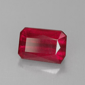 Rubis rouge naturelle taille émeraude, 1,06 ct, SI