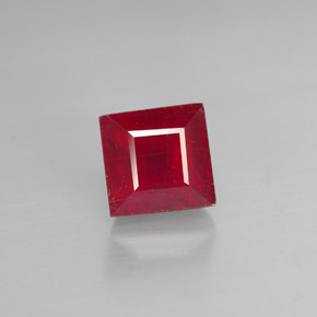 Rubis rouge naturelle carré, 1,94 ct, VS-SI