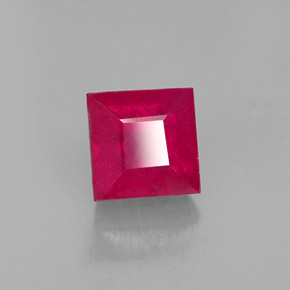 Rubis rouge naturelle carré, 2,17 ct, SI