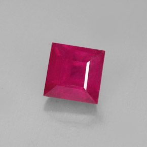 Rubis rouge naturelle carré, 2,18 ct, SI