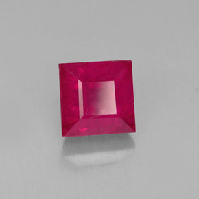 Rubis rouge naturelle carré, 2,18 ct, SI