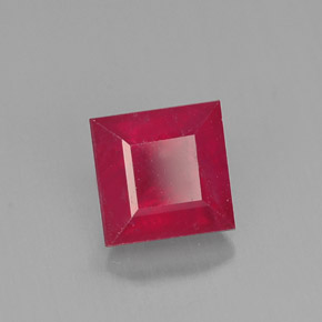 Rubis rouge naturelle carré, 1,73 ct, SI