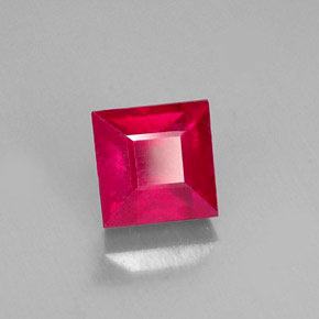 Rubis rouge naturelle carré, 2,03 ct, SI