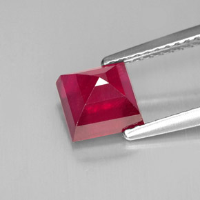 Rubis rouge naturelle carré, 1,92 ct, SI