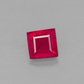 Rubis rouge naturelle carré, 0,83 ct, VS-SI