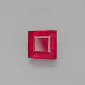 Rubis rouge naturelle carré, 0,83 ct, VS-SI