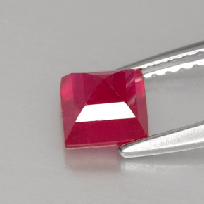Rubis rouge naturelle carré, 1,12 ct, SI