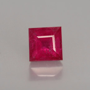 Rubis rouge naturelle carré, 0,85 ct, SI