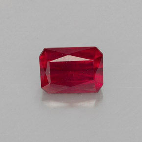 Rubis rouge naturelle taille émeraude, 1,29 ct, VS-SI