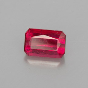 Rubis rouge naturelle taille émeraude, 1,24 ct, VS-SI