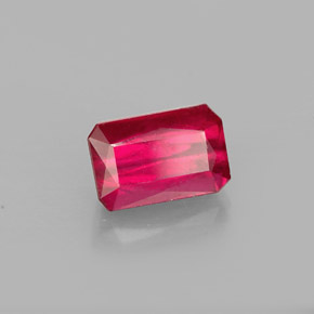 Rubis rouge naturelle taille émeraude, 1,39 ct, SI