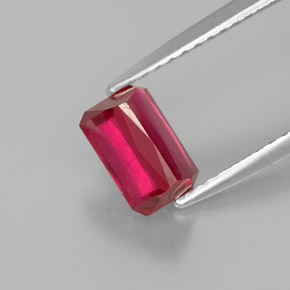 Rubis rouge naturelle taille émeraude, 1,39 ct, SI