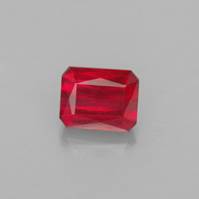 Rubis rouge naturelle taille émeraude, 1,54 ct, VS-SI
