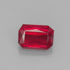 Rubis rouge naturelle taille émeraude, 1,67 ct, SI