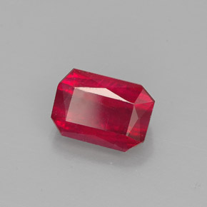Rubis rouge naturelle taille émeraude, 1,67 ct, SI