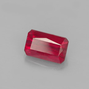Rubis rouge naturelle taille émeraude, 1,31 ct, SI