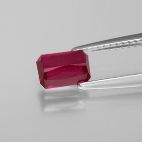 Rubis rouge naturelle taille émeraude, 1,11 ct, VS-SI
