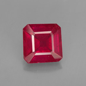 Rubis rouge naturelle taille émeraude, 1,65 ct, VS-SI