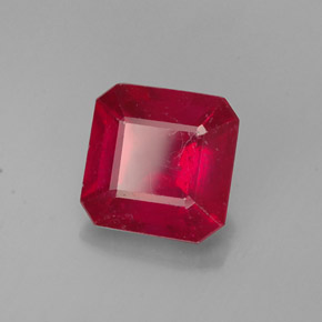 Rubis rouge naturelle taille émeraude, 1,59 ct, VS-SI