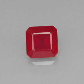 Rubis rouge naturelle taille émeraude, 1,89 ct, VS-SI
