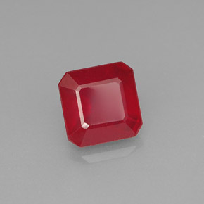 Rubis rouge naturelle taille émeraude, 1,89 ct, VS-SI
