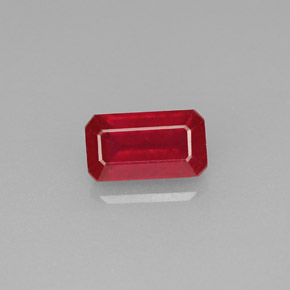Rubis rouge naturelle taille émeraude, 1,12 ct, VS-SI