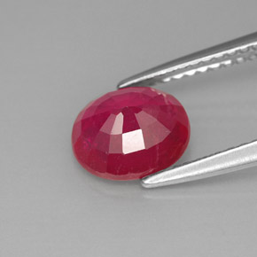 Rubis rouge naturelle coupe ovale, 1,95 ct, SI