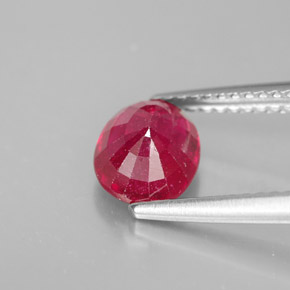 Rubis rouge naturelle coupe ovale, 1,70 ct, SI