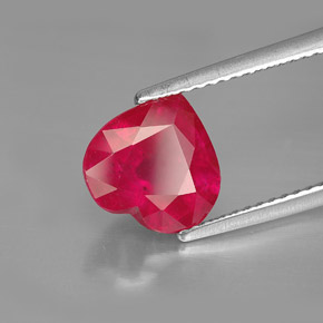 Rubis rouge naturelle forme de coeur, 3,26 ct, SI