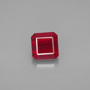 Rubis rouge naturelle taille émeraude, 1,88 ct, SI