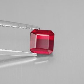 Rubis rouge naturelle taille émeraude, 1,49 ct, SI