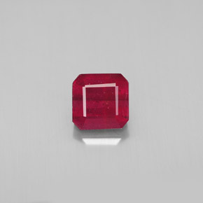 Rubis rouge naturelle taille émeraude, 1,74 ct, SI