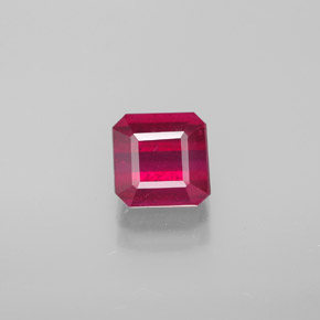 Rubis rouge naturelle taille émeraude, 1,77 ct, SI