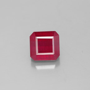 Rubis rouge naturelle taille émeraude, 1,93 ct, SI
