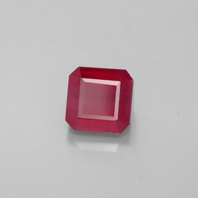 Rubis rouge naturelle taille émeraude, 1,93 ct, SI