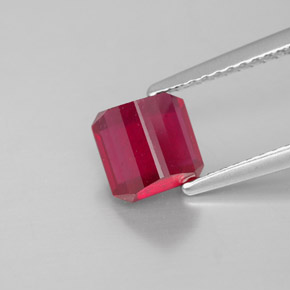 Rubis rouge naturelle taille émeraude, 1,88 ct, SI
