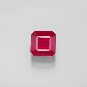 Rubis rouge naturelle taille émeraude, 1,98 ct, SI