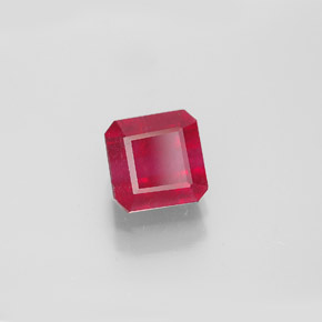 Rubis rouge naturelle taille émeraude, 1,77 ct, SI