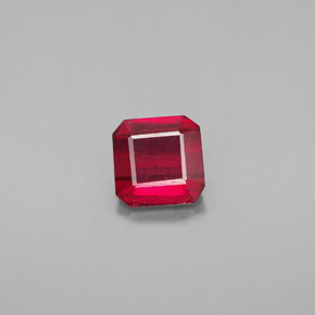 Rubis rouge naturelle taille émeraude, 1,38 ct, SI