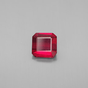 Rubis rouge naturelle taille émeraude, 1,38 ct, SI