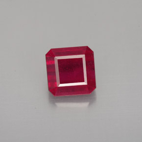 Rubis rouge naturelle taille émeraude, 1,72 ct, SI