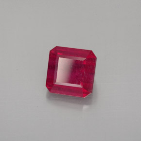 Rubis rouge naturelle taille émeraude, 1,72 ct, SI