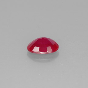 Rubis rouge naturelle coupe ovale, 1,62 ct, SI