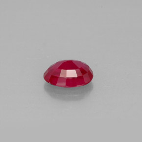 Rubis rouge naturelle coupe ovale, 1,63 ct, VS-SI